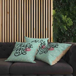 Cojin decorativo enamorados All you need is love Mod.1