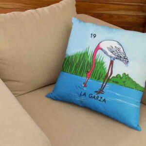 Cojines decorativos con cartas de loteria La garza