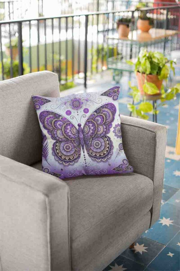 Fundas de cojines elegantes para sala decoración mariposas Mod.Mariposa Púrpura - Image 4