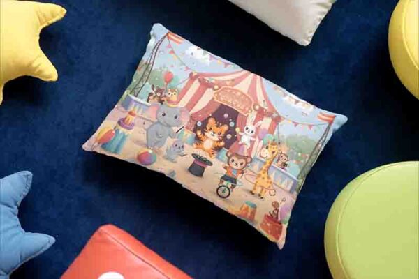 Funda de almohada con show de Circo Mod. Kawaii Carpa Encantada - Image 3