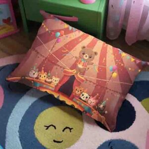 Funda de almohada con diseño colorido de Circo Mod. Kawaii Osito Mágico