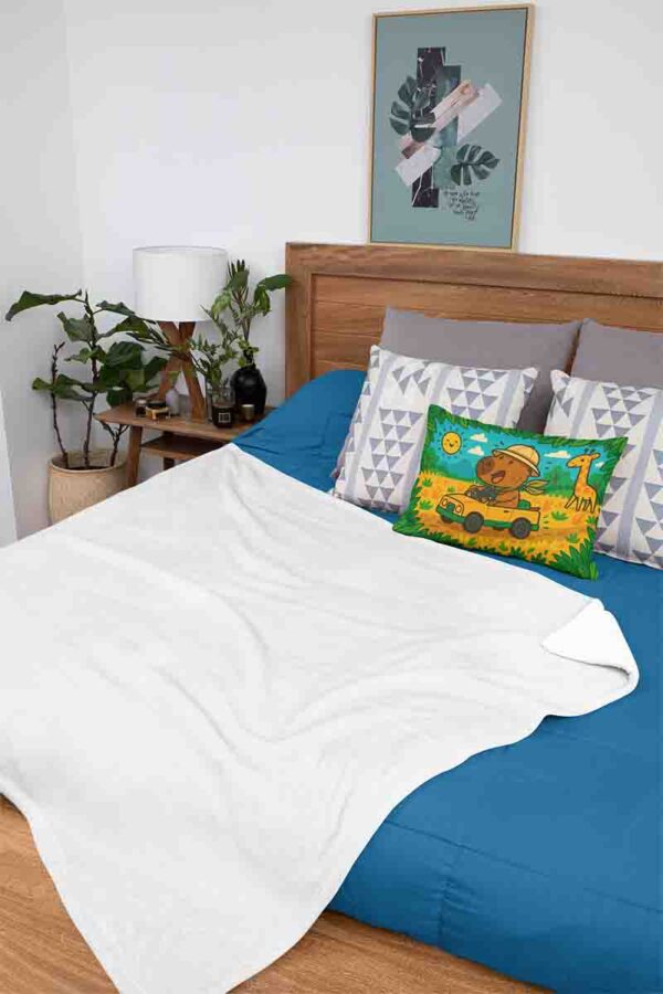 Almohada de capibara funda infantil Mod.Día de Safari Feliz - Image 3