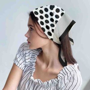 Mascada dama lunares grandes y pequeños blanco y negro Hadid