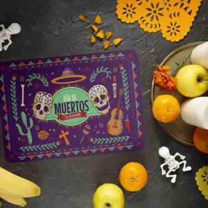 Mantel Individual Día de Muertos Modelo Tradición Viva con Calaveras Mexicanas, Guitarra y Diseño Tradicional.