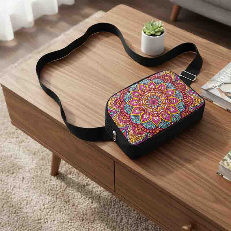Cangurera Modelo Mandala Multicolor Ajustable para Mujer. - Imagen 2