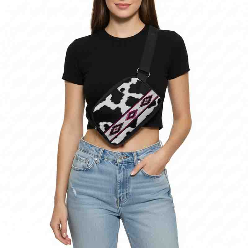 Cangurera Modelo Vaca con Detalles Étnicos Crossbody Ajustable para Mujer. - Imagen 3